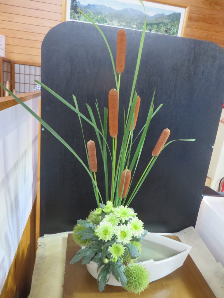 「地元北川町の篤志家様による『道の駅北川はゆま　季節の生け花』更新情報」（令和3年8月16日更新情報）