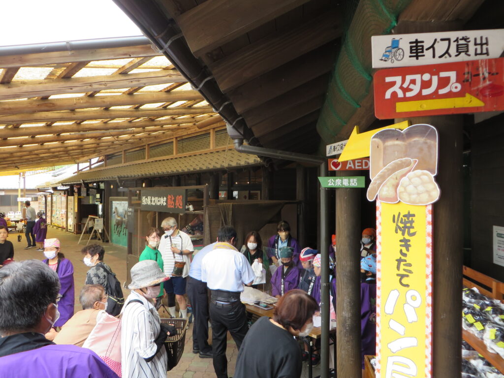 五ケ瀬町内小学校4年生による「ぶどう販売会」開催中！！