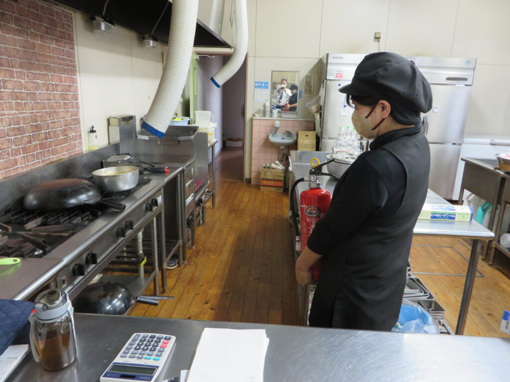 ホタルの宿消火避難訓練・AEDの取り扱い確認（令和６年２月１３日（火））