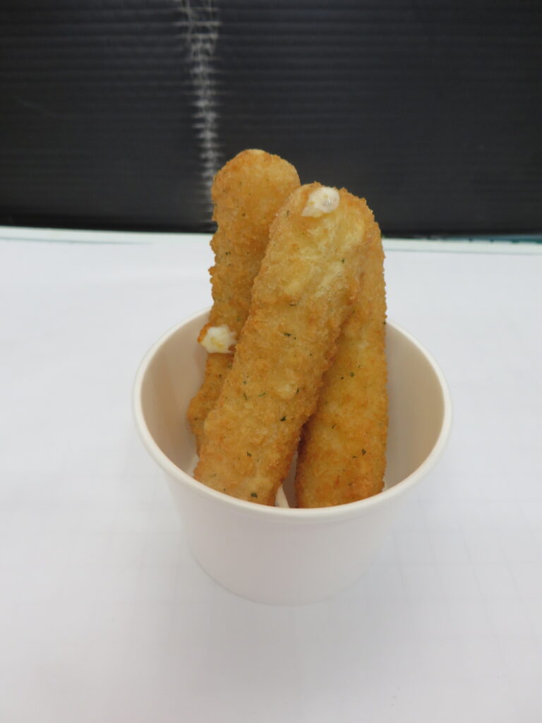「道の駅北川はゆま　テイクアウトコーナー」に「のび～るモッツァレラチーズ　チーズススティック」新登場です！！