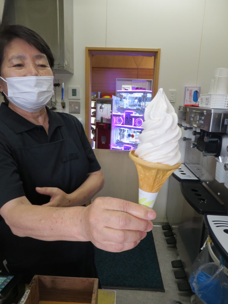 道の駅北川はゆま　テイクアウトコーナー新メニューのご紹介！！　「プラントベースバニラ」と「バニラシェイク」が新登場です。