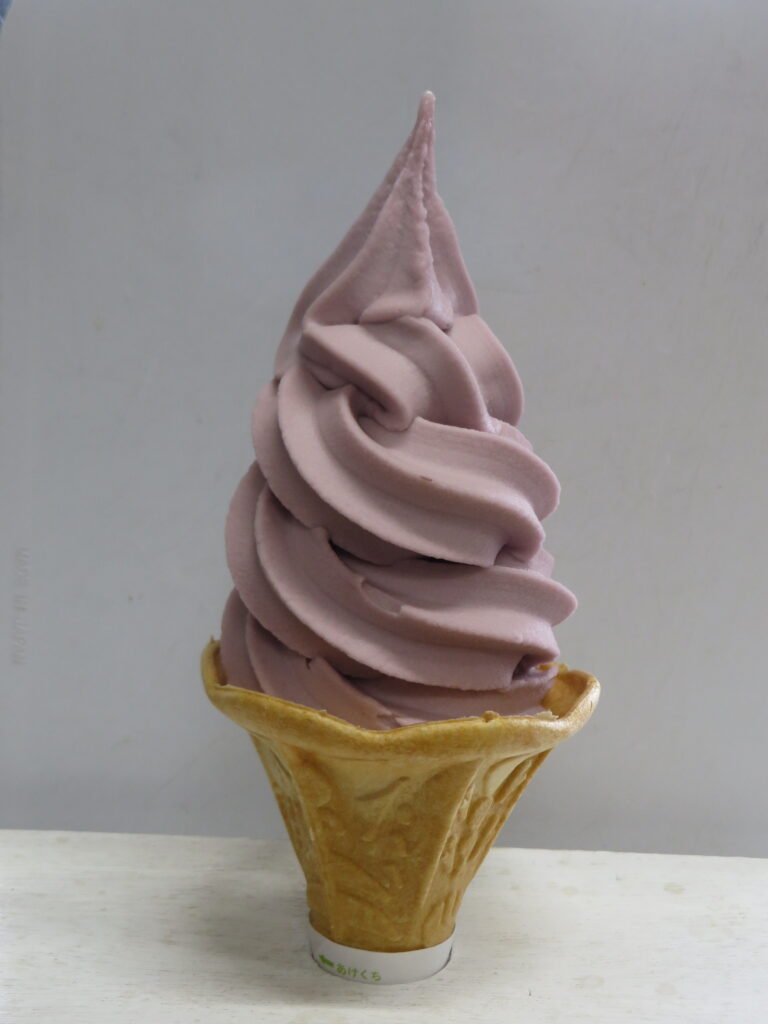 今が旬の「巨峰」のソフトクリームが新登場です！！
